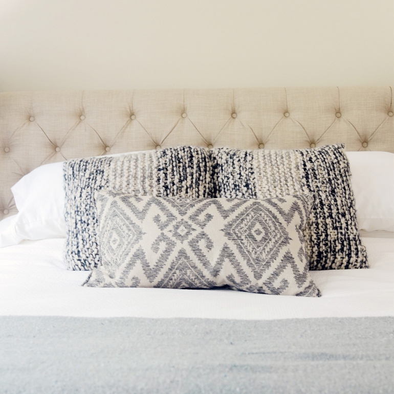 Photo of the Flexabed closer up to the bed.